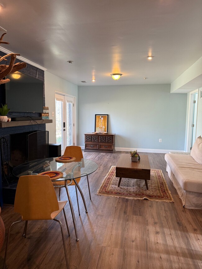 Photo - 11900 Waples Mill Rd Unidad Garden Apartment