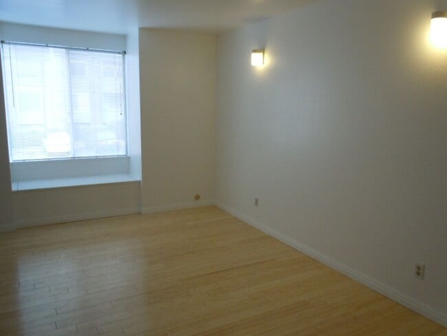 Foothill Condo - Foothill Condo Unit #321