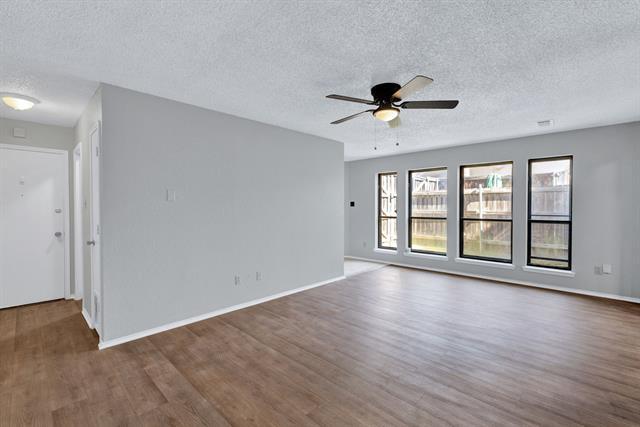 Photo - 134 Main Pl