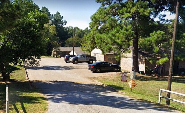 Photo - 1383 W 6th