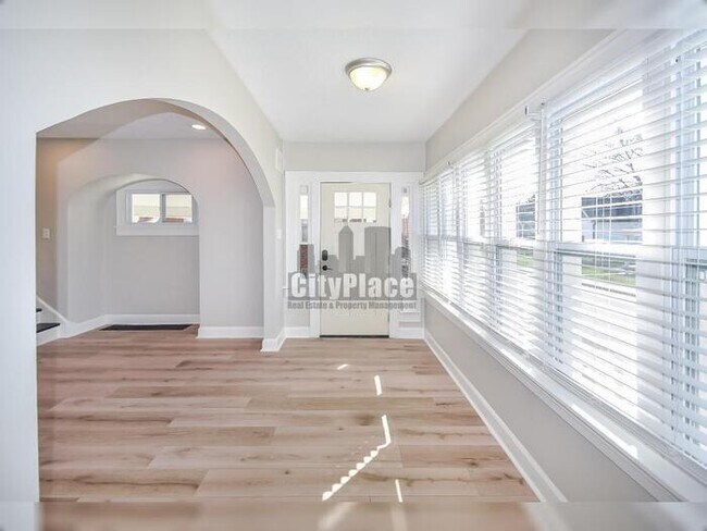 Photo - 752 Cottage Ave