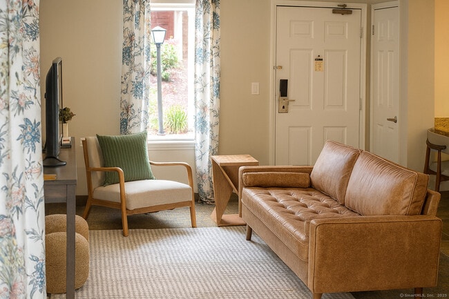 Photo - 1001 Bridgeport Ave Unidad 1114