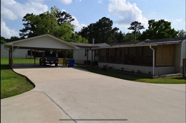 Photo - 320 Stewart St