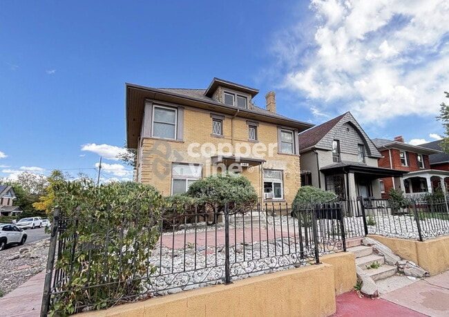 Photo - 146 Logan St