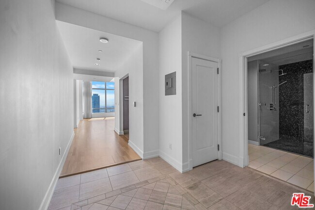 900 W Olympic Blvd Unit 36I