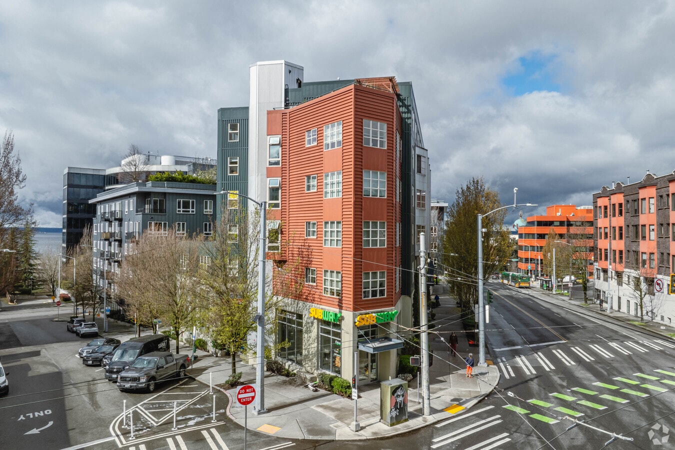Photo - Plymouth Place Apartments