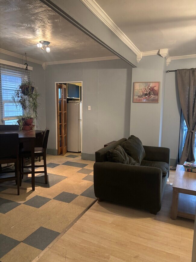 Photo - 28 Beltzhoover Ave Unit Perfect for student