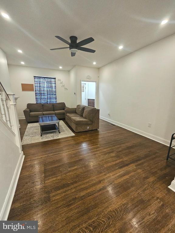 Photo - 150 E Pleasant St