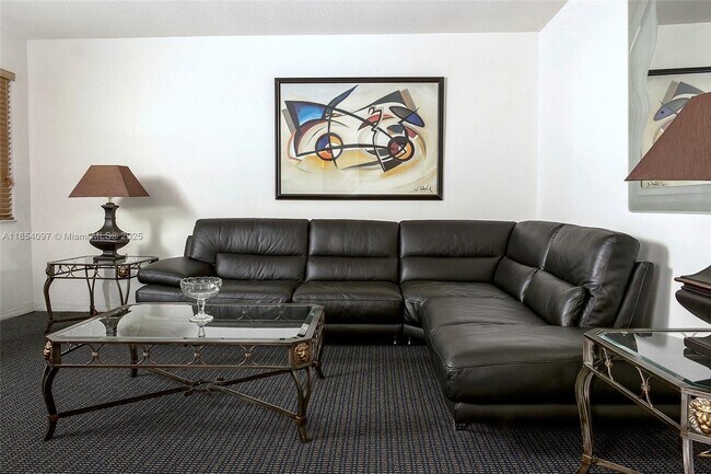 Photo - 1748 Rodman St Unit 117