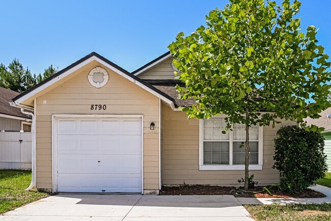 Building Photo - 8790 Townsquare Dr S