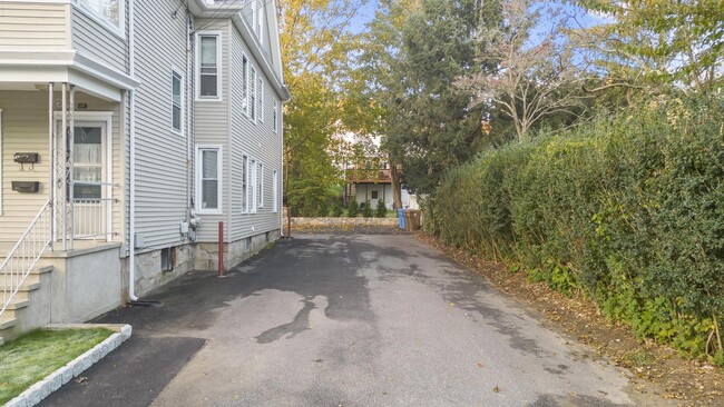 Photo - 32 Oak Ave Unit A