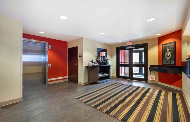 Furnished Studio-Chicago - Midway
