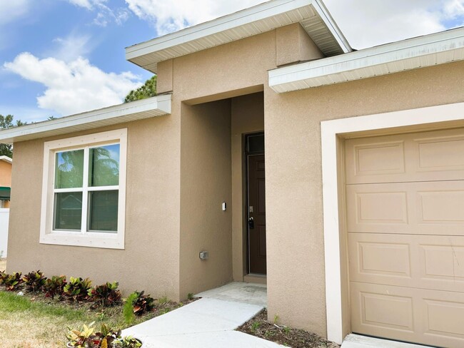 Northwest Tremont Avenue, Port St. Lucie, ... - Northwest Tremont Avenue, Port St. Lucie, ... Casa