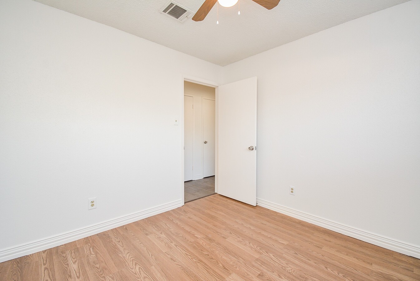 Photo - 4906 E Orem Dr