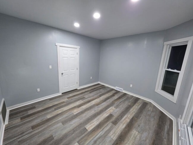 Photo - 1344 Oakes St Unit 1344