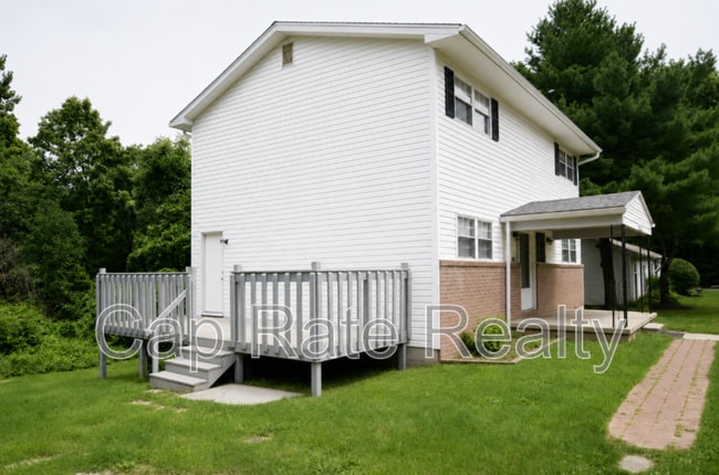Building Photo - 1226 Parkview Dr