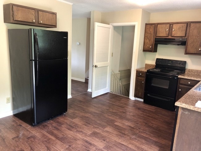 Photo - 306 Crisman St