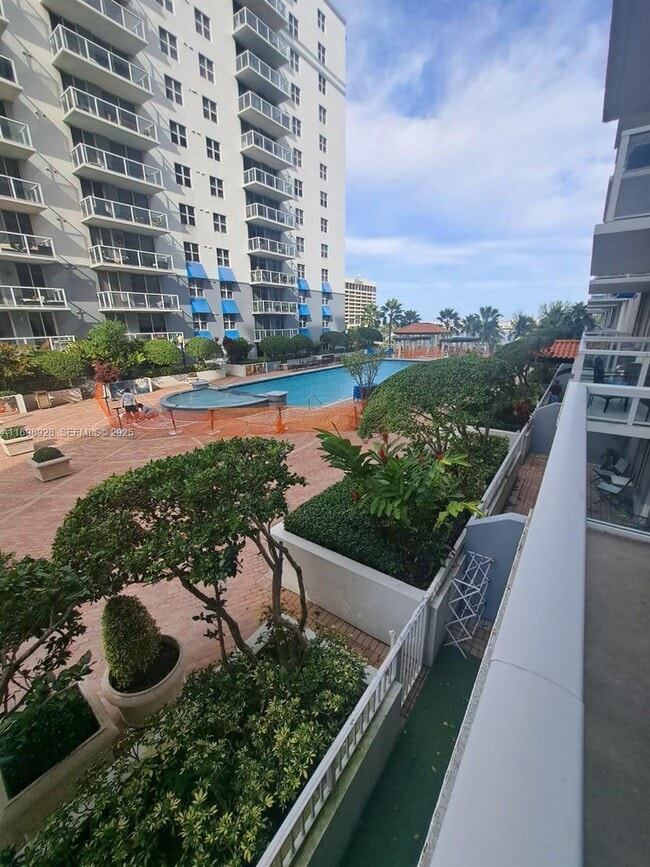 Building Photo - 5077 NW 7th St Unit 514