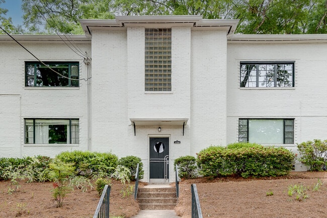 Photo - 1360 Briarwood Dr NE Unidad 4 Rental