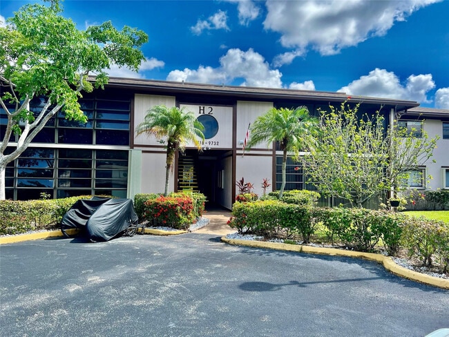 Building Photo - 9718 S Belfort Cir Unit 108