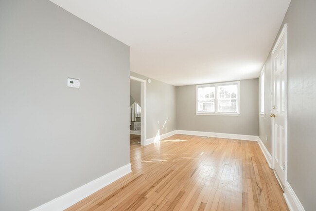 Photo - 4 bedroom / 1.5 bath in West Ashley ~ Move...