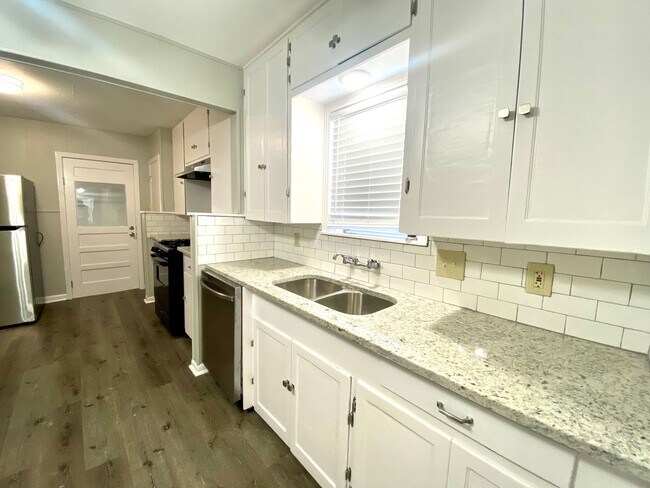 Photo - 178 Sweetbriar Ave