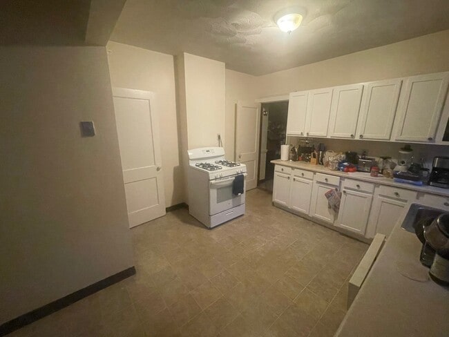 Building Photo - 10 Pinkham Rd Unit 2T