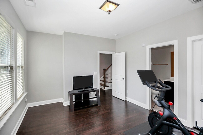 2609 Statesville Ave