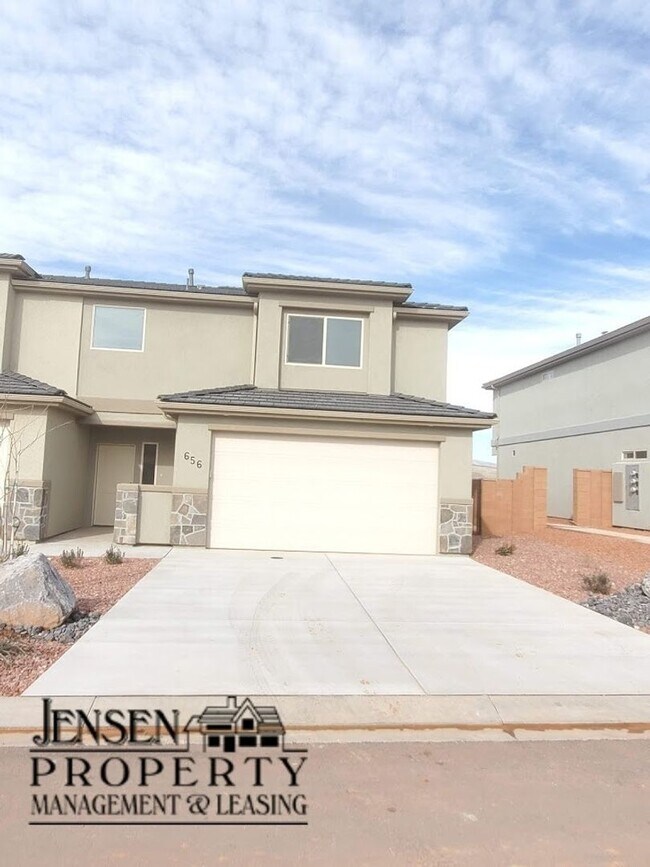 Photo - Red Mountain Vista Town Home- End Unit Unit 287