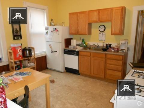 Building Photo - 3 bedroom in Allston MA 02134 Unit 2 Rental