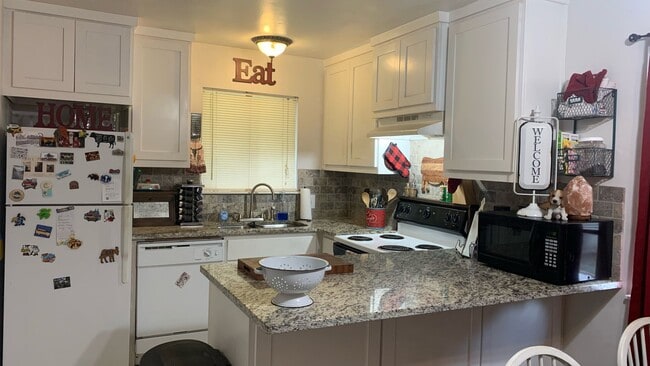 Photo - AUGUST PRE-LEASE!!  Adorable 2 Bedroom 1.5...