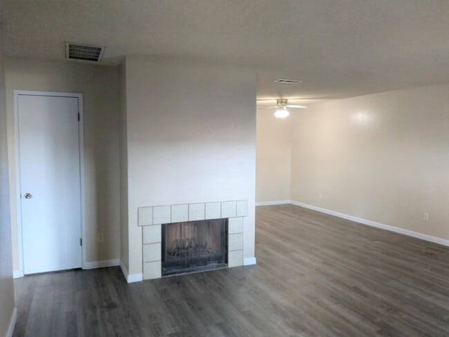 Photo - 4504 N Valentine Ave