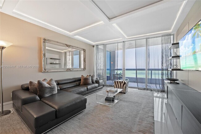 6899 Collins Ave Unit 702
