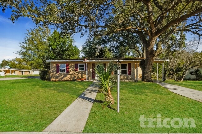 Photo - 1481 Falmouth Ave