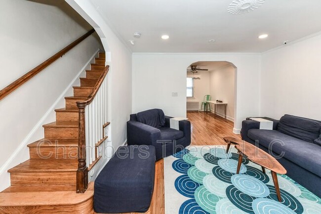 Photo - 2230 Observatory Pl NW