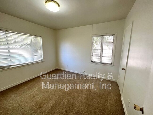 Photo - 535 W Edgemont Ave