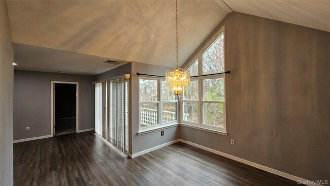 Building Photo - 806 Lenox Rd