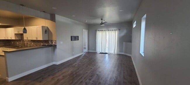 Photo - 423 Brealyn Ct