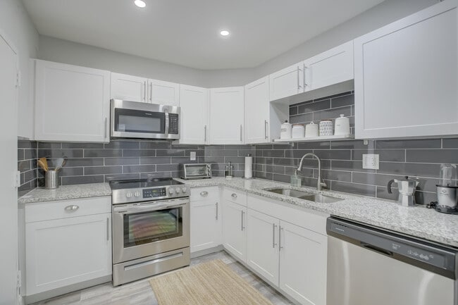 Photo - 500 Bayview Dr Unit 727