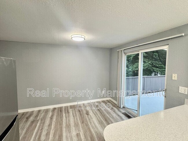 916 207th Pl SE Unit A