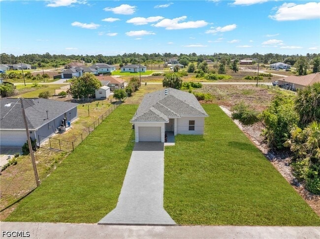 Photo - 917 Margaret Ave S