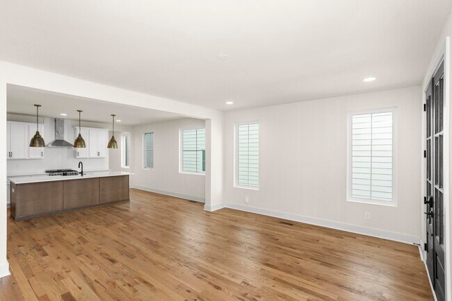 Photo - 337 Gatewood Ave