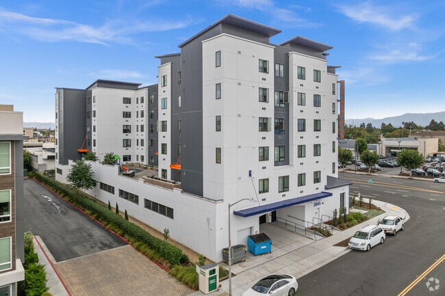 Exterior - The Meridian Apartamentos