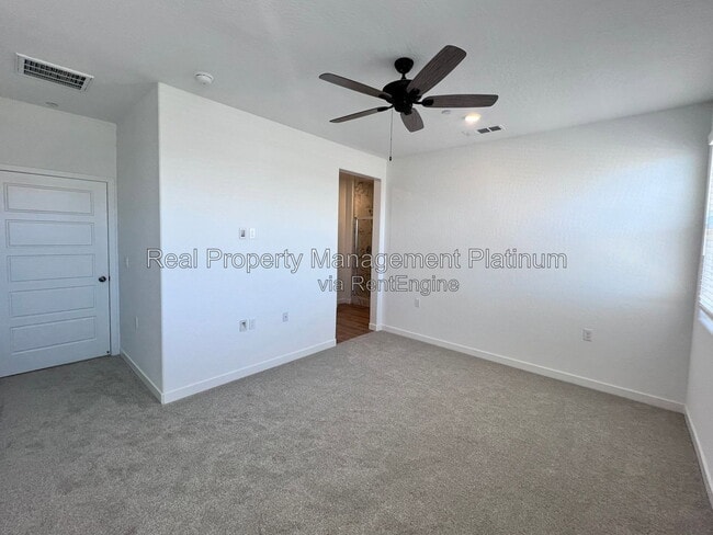 Photo - 883 Fruitwood Ave