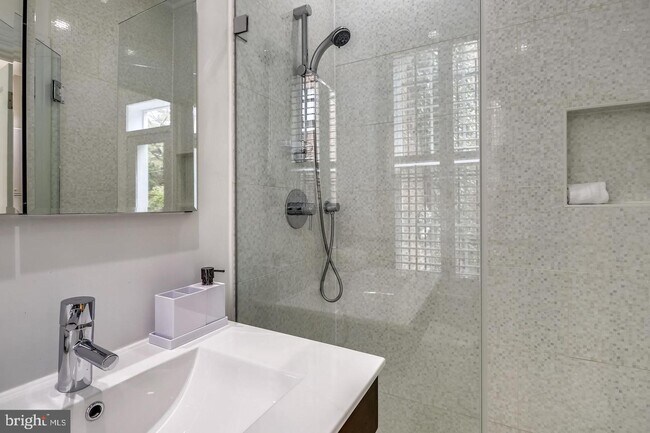 Photo - 1903 New Hampshire Ave NW