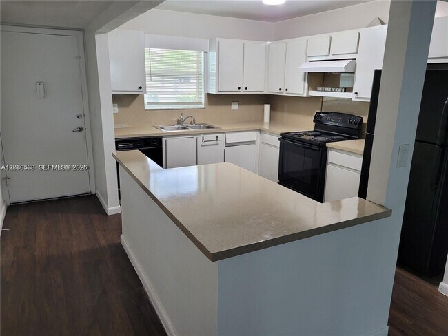 Photo - 2832 Fillmore St Unit 18