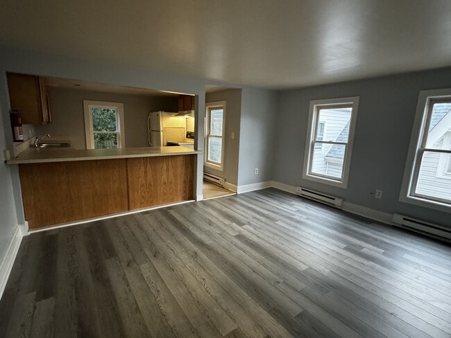 Photo - 320 W Stephen St