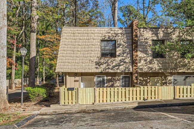 Photo - Charming 2-Bedroom Town Home for Rent in M...