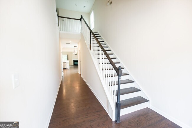 Photo - 57 Robertson Ave