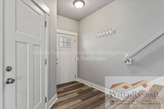 Photo - 2090 Carson Ave